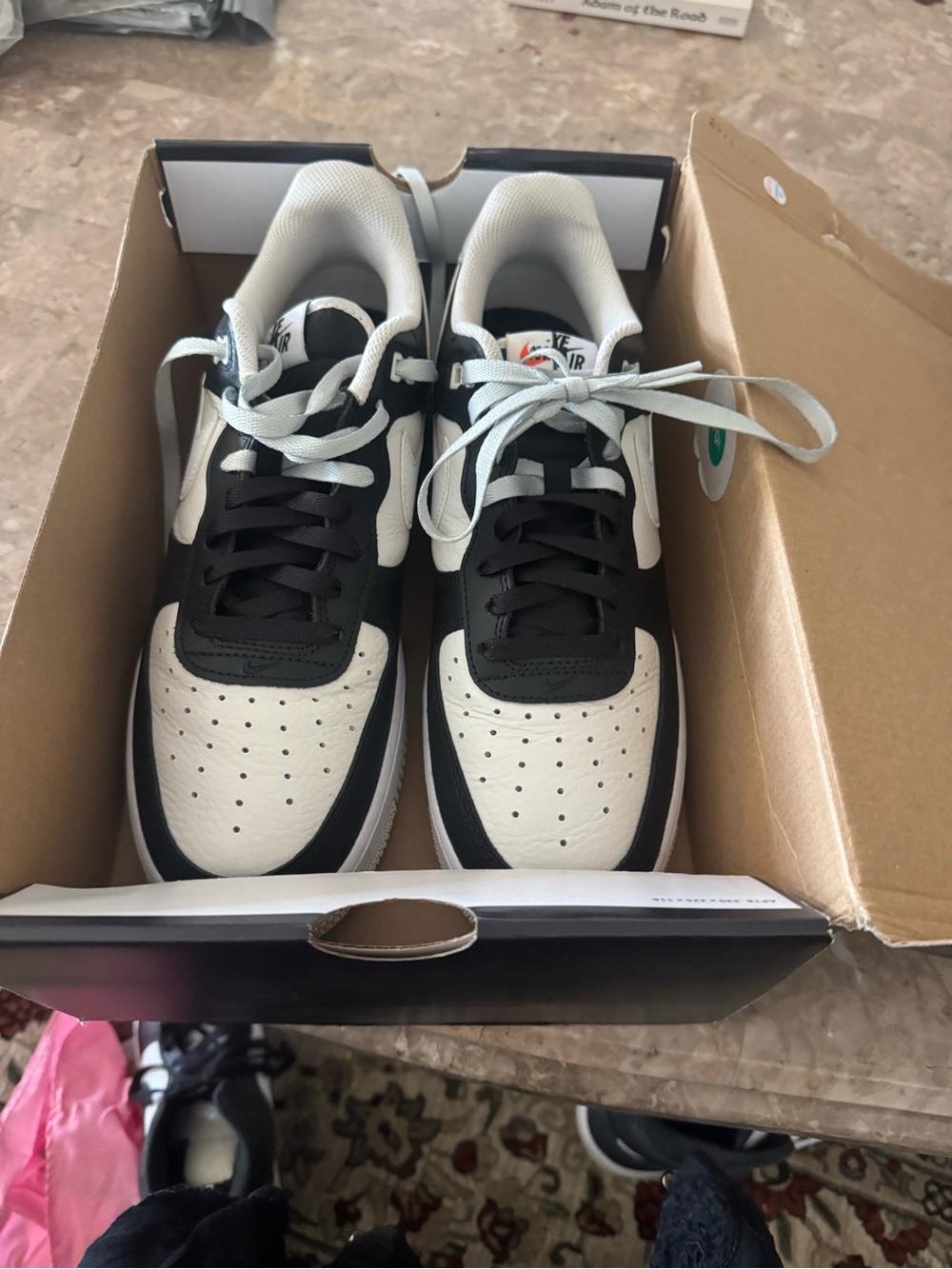 Nike Men’s Sneakers Black and White
